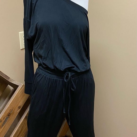Express Ladies Black Off The Should Knit Jogger Jumpsuit NWT - Picture 4 of 5